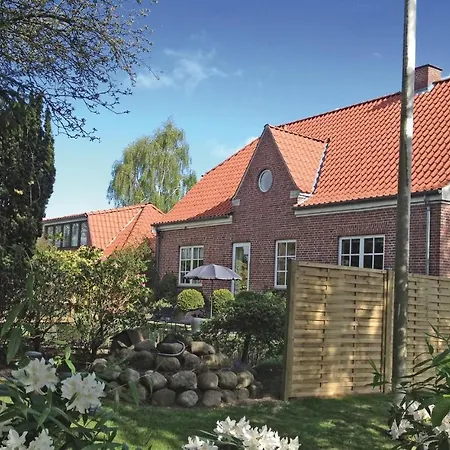 Nydelig Bolig I Egå Med Kjøkken Feriehus Egå