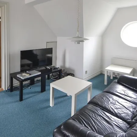 Nydelig Bolig I Egå Med Kjøkken Feriehus Egå